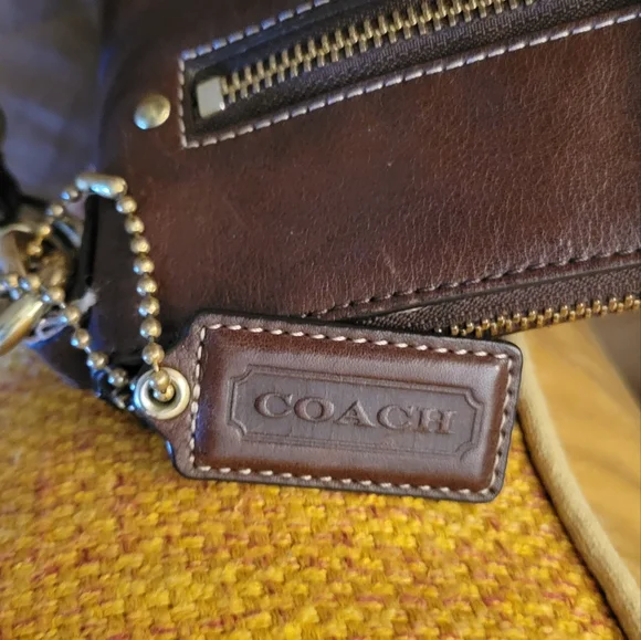 ⭐️ Coach Legacy Series Crossbody Leather Bag Host Pick ⭐️